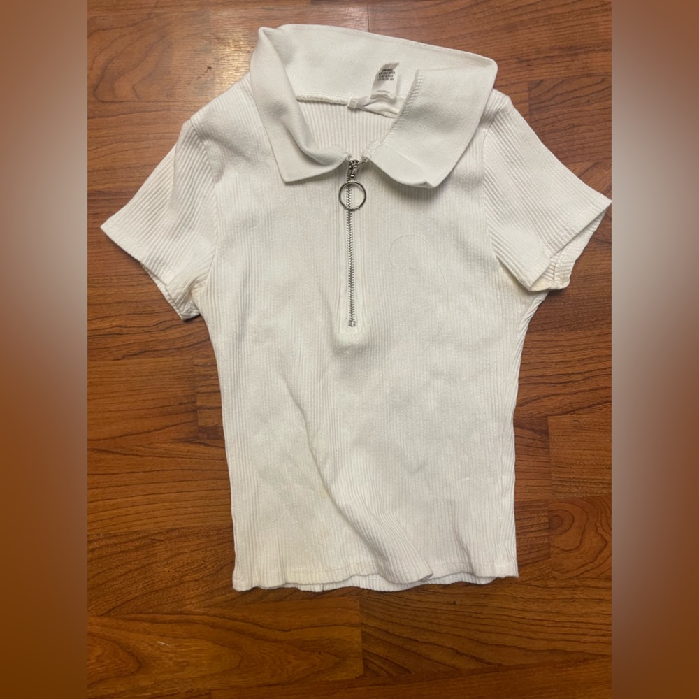 Tilly’s collared zipped up shirt